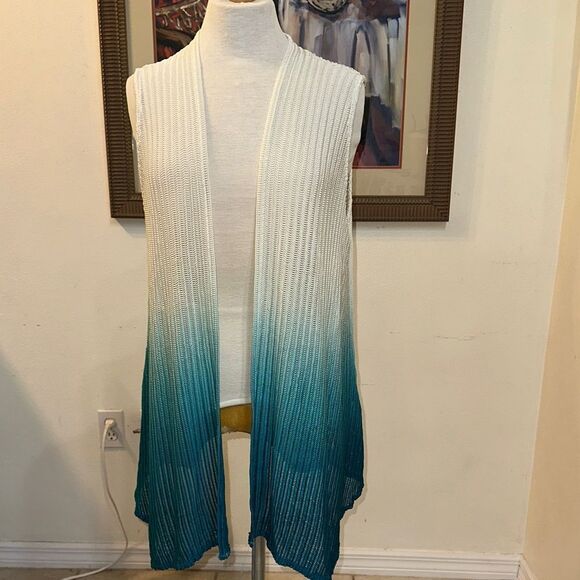 Chico’s Travelers Ombre Teal and White Netted Vest Size 2 = Large - Picture 2 of 11